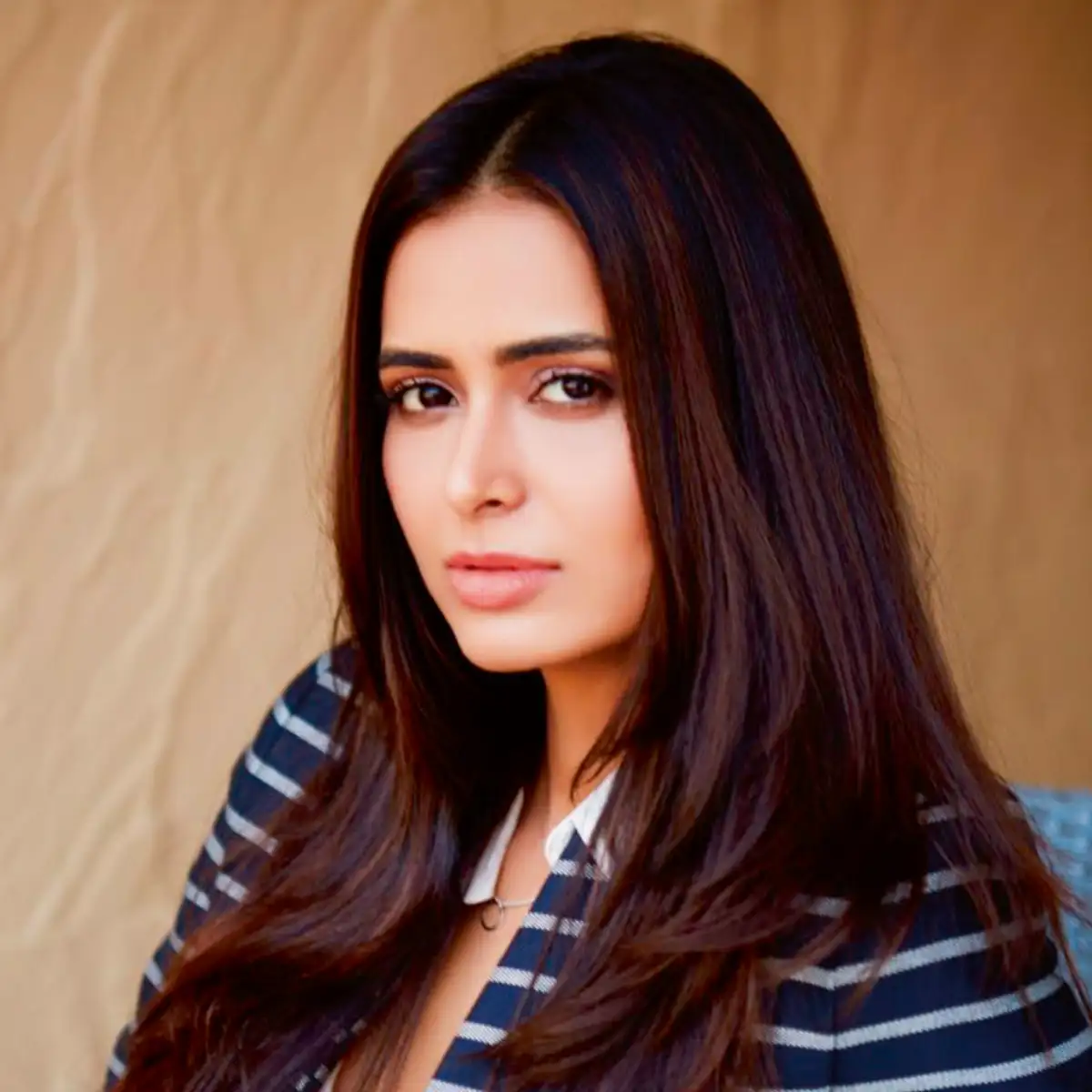 MEENAKSHI DIXIT